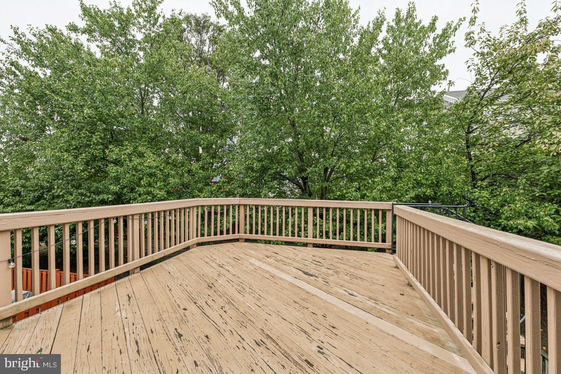 ASHBURN VILLAGE - Residential