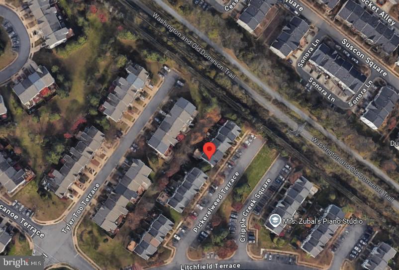 ASHBURN VILLAGE - Residential