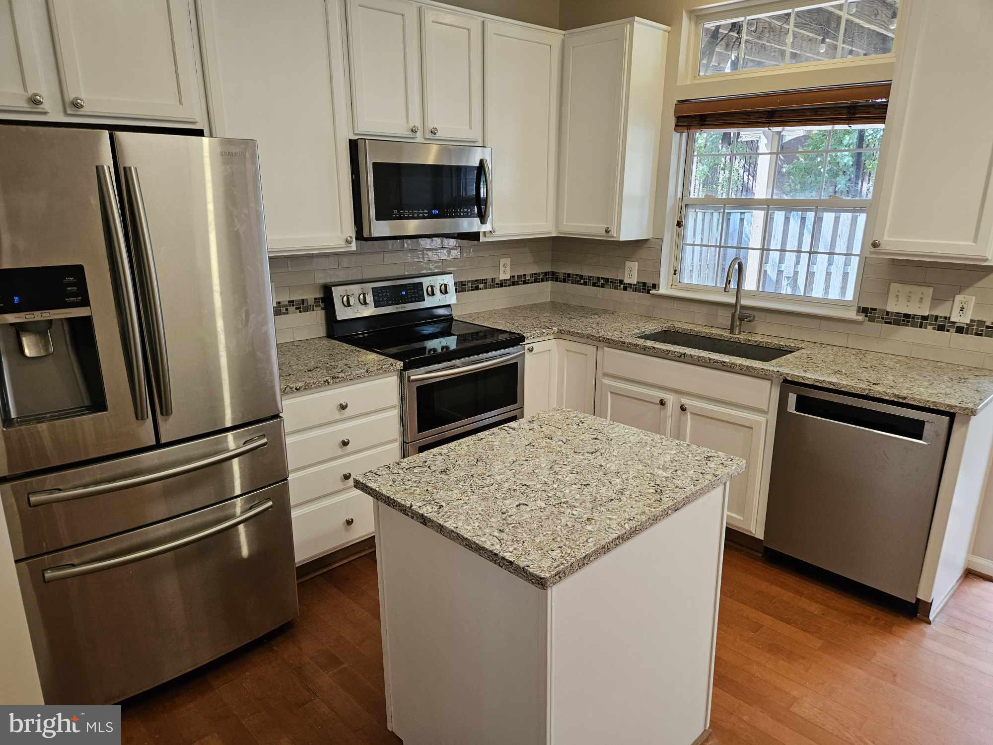 ASHBURN VILLAGE - Residential