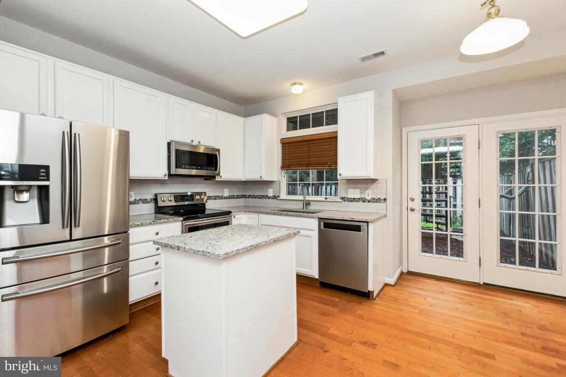 ASHBURN VILLAGE - Residential