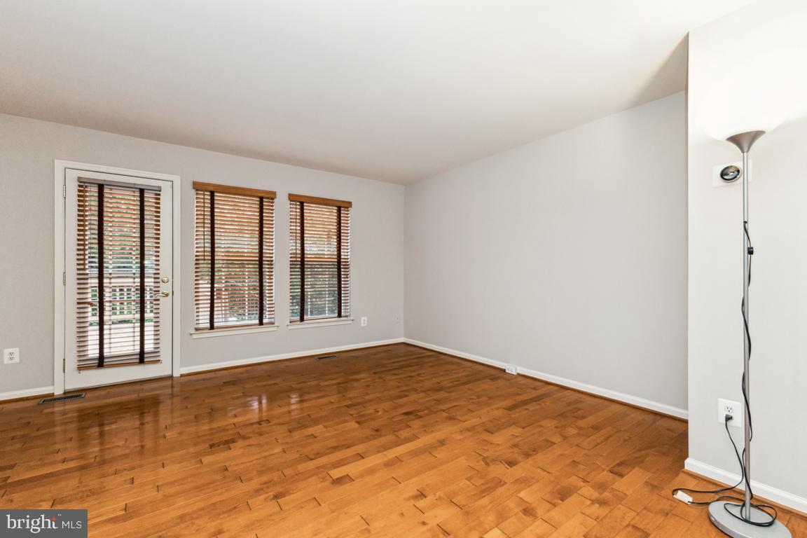 ASHBURN VILLAGE - Residential