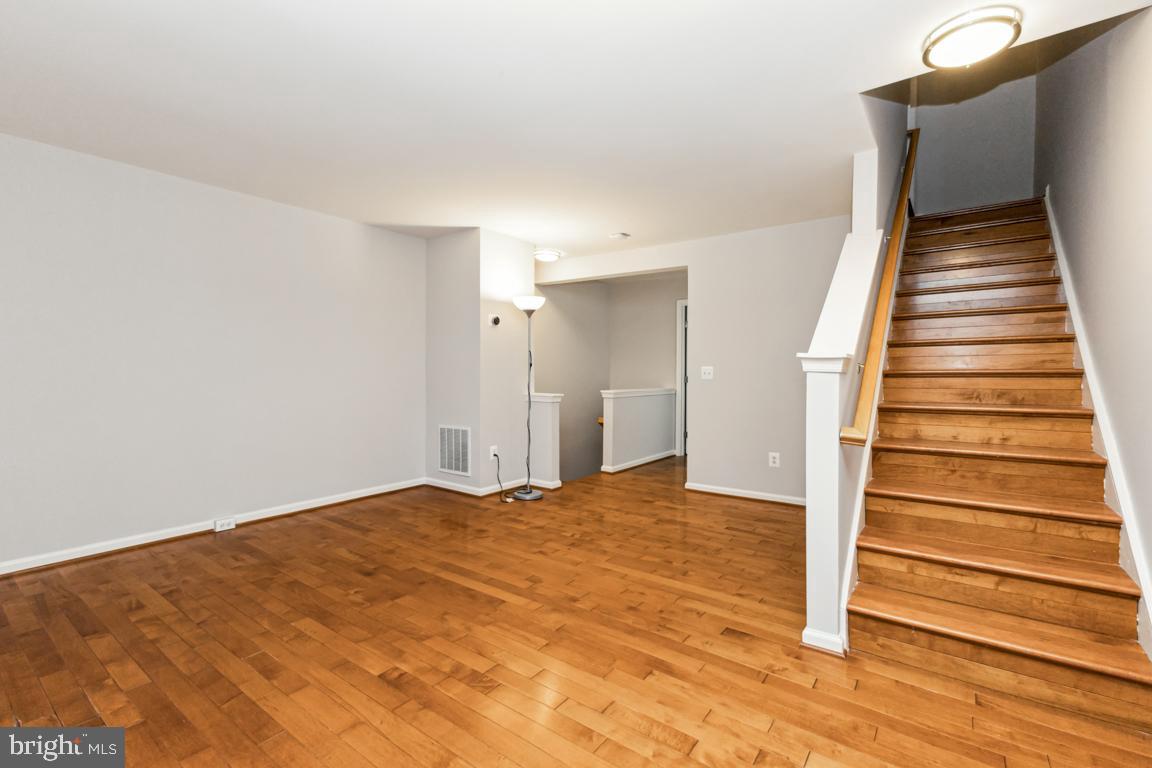 ASHBURN VILLAGE - Residential