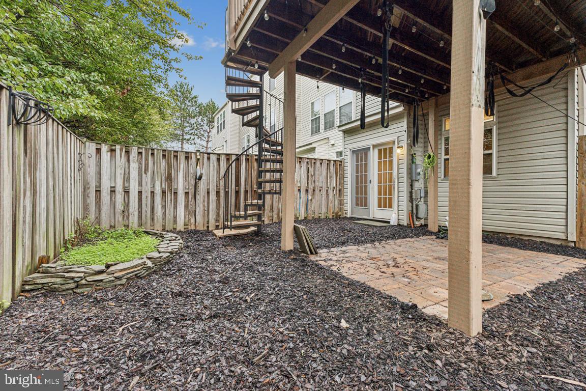 ASHBURN VILLAGE - Residential