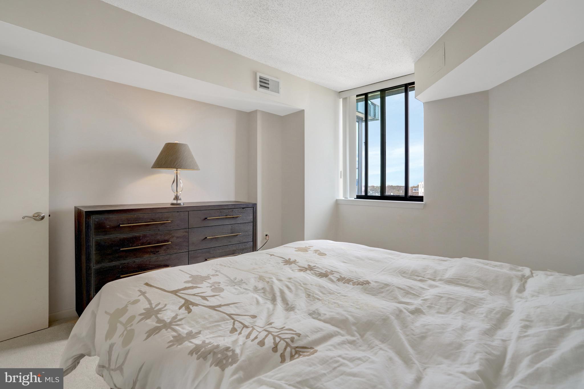 EASTVIEW AT BALLSTON METRO - Residential