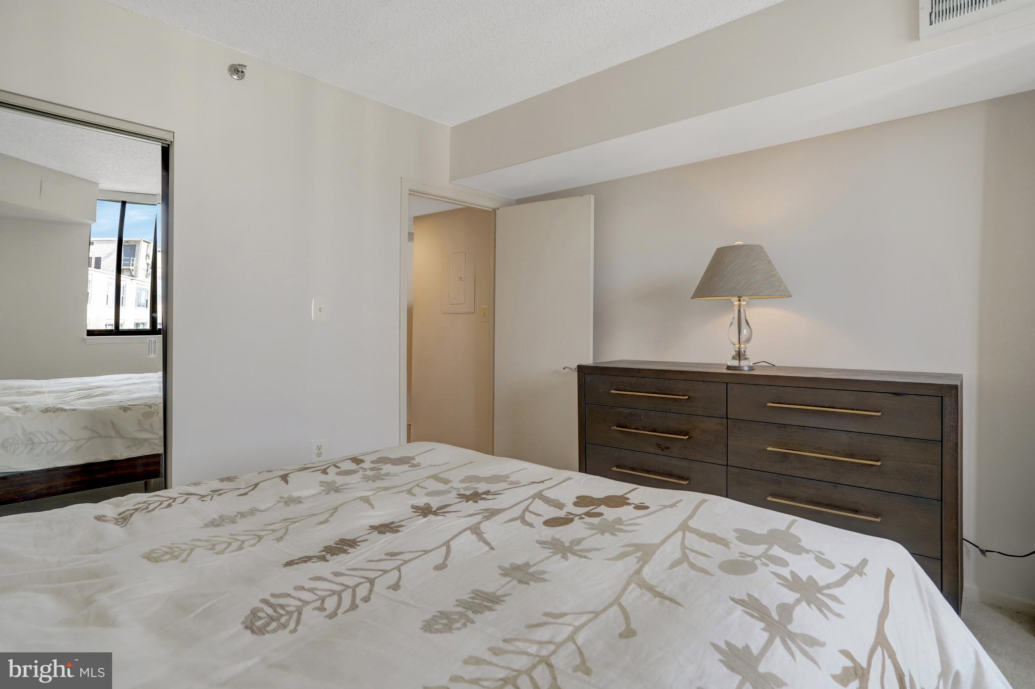 EASTVIEW AT BALLSTON METRO - Residential