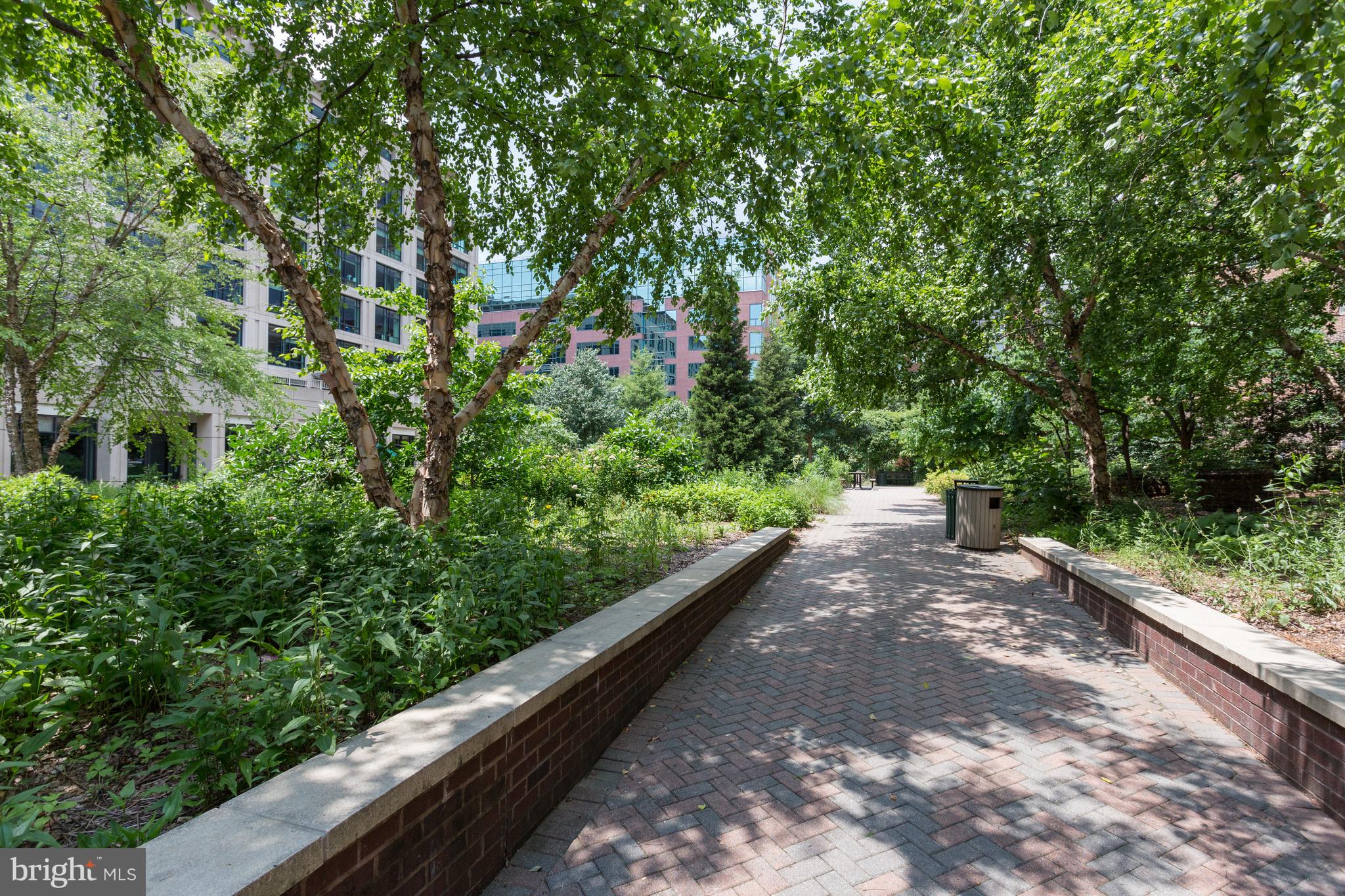 EASTVIEW AT BALLSTON METRO - Residential