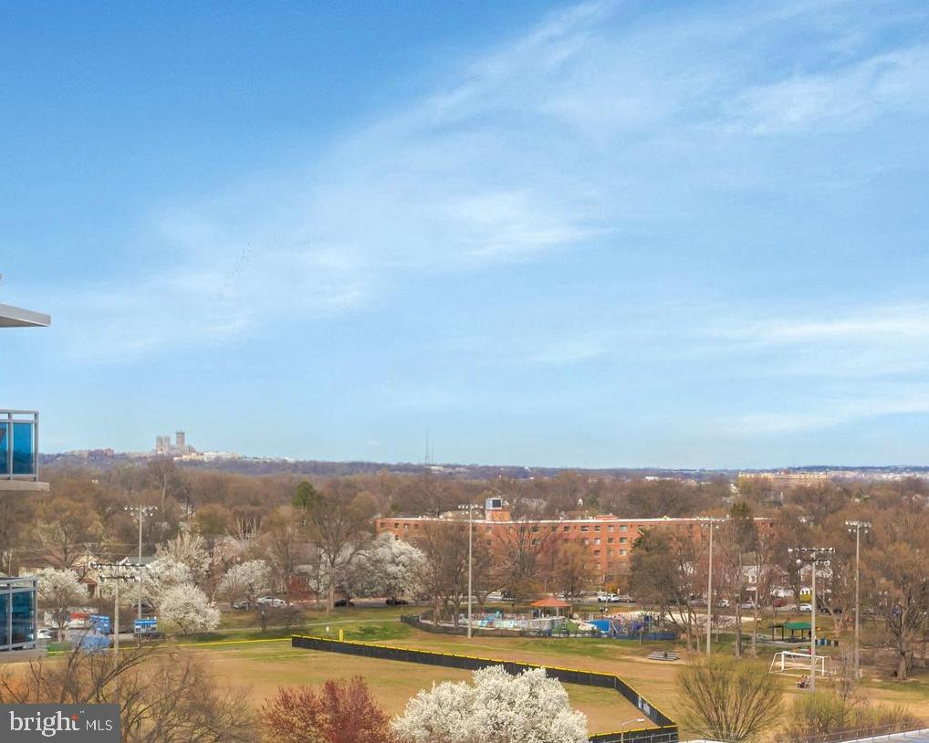 EASTVIEW AT BALLSTON METRO - Residential