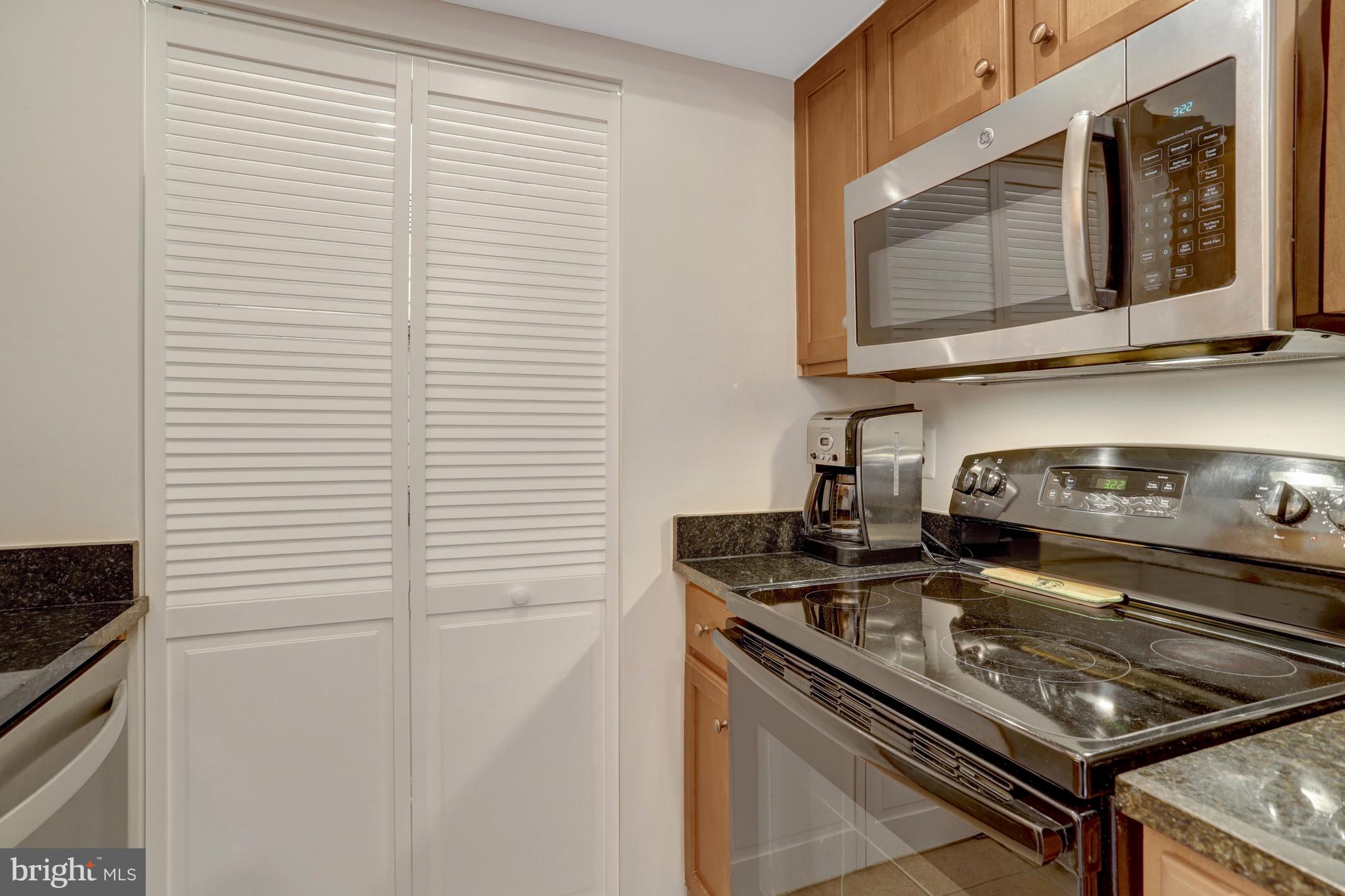 EASTVIEW AT BALLSTON METRO - Residential