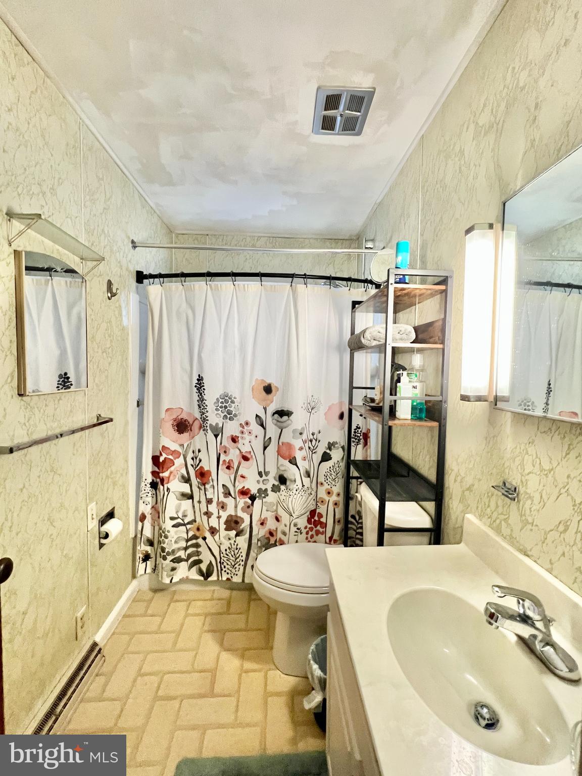 CYPHER BEACH AREA - Residential