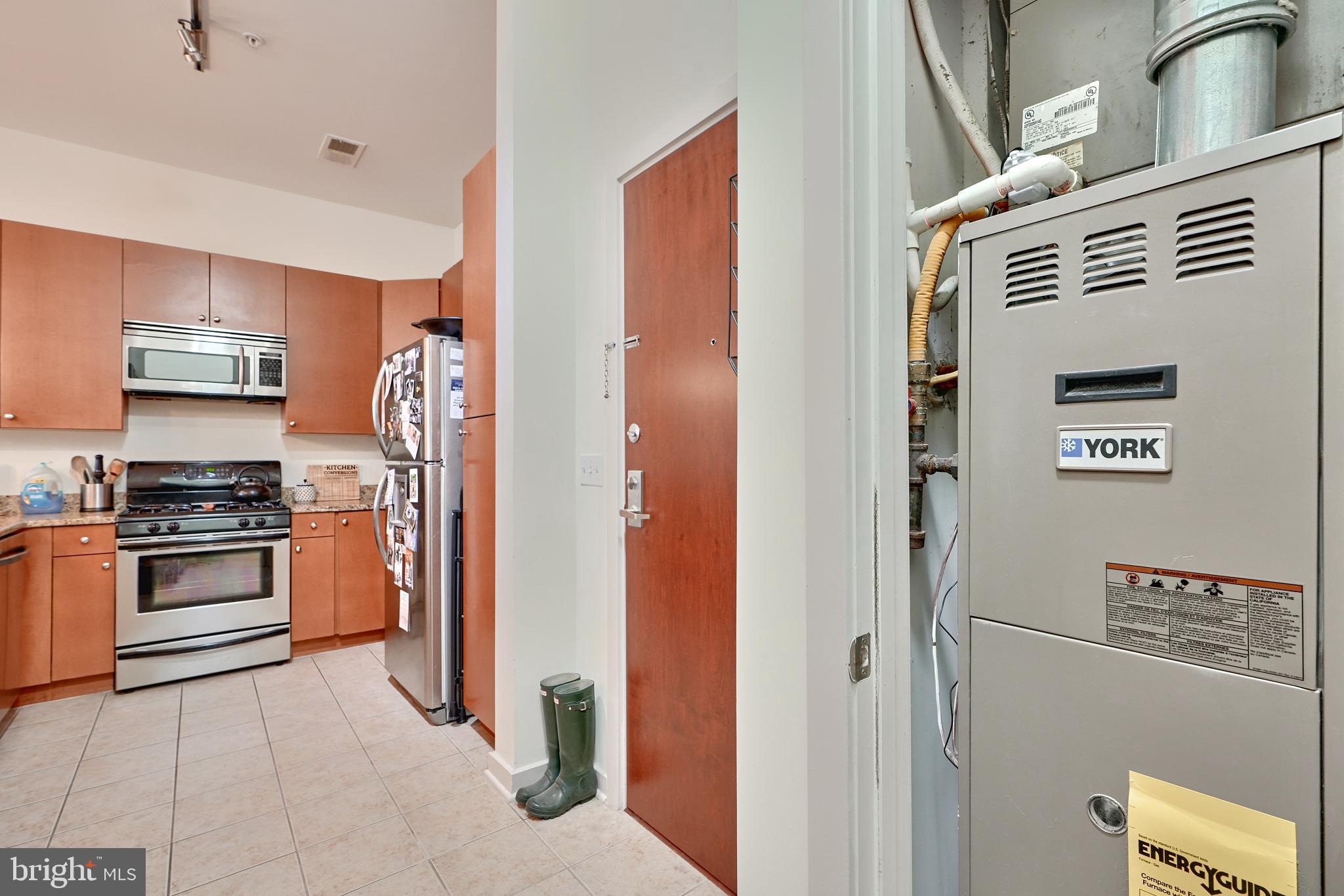 TWELVE09 - Residential Lease