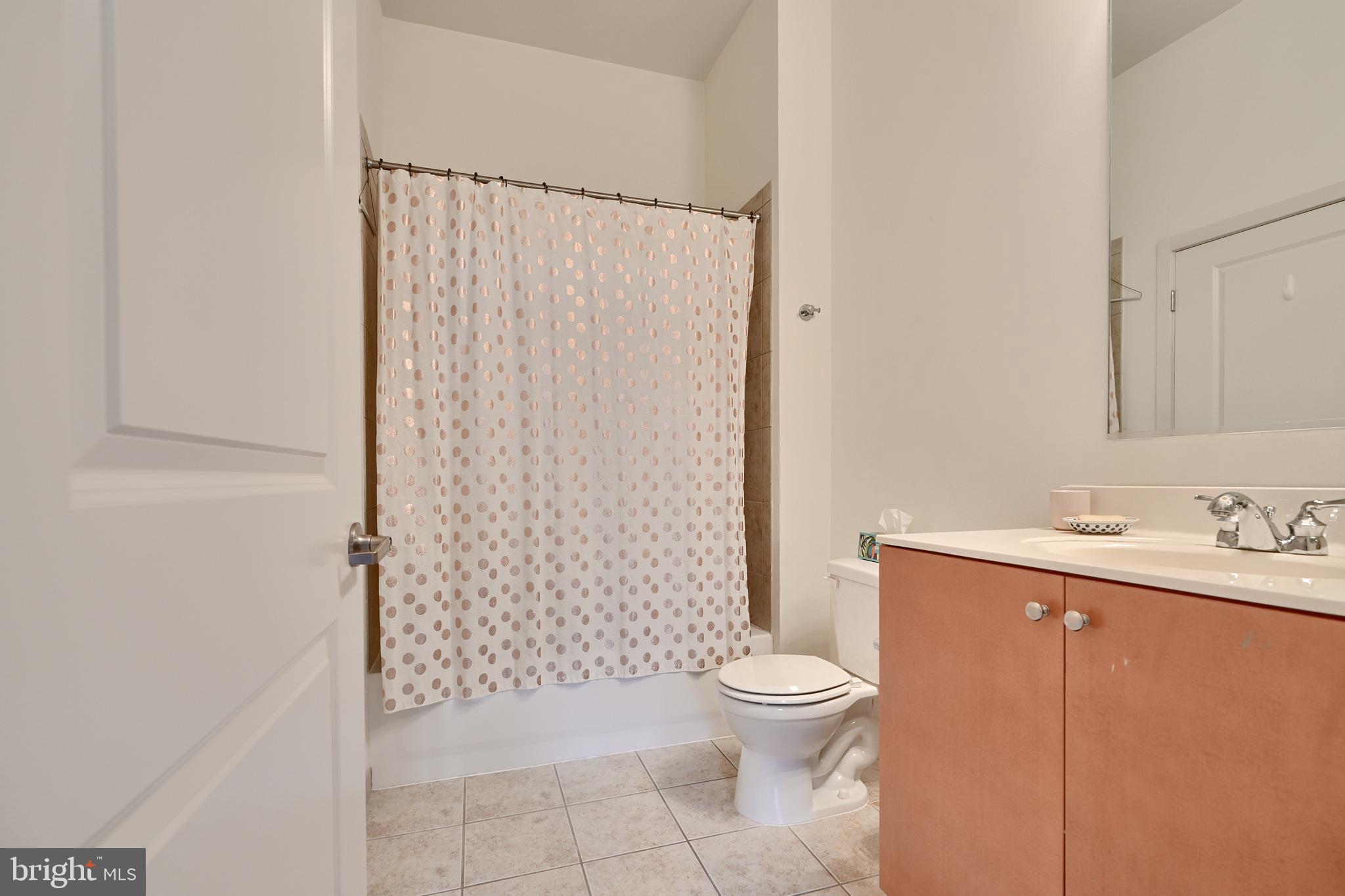 TWELVE09 - Residential Lease