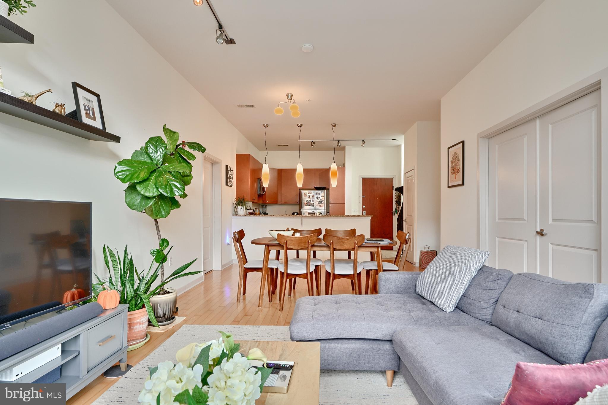 TWELVE09 - Residential Lease