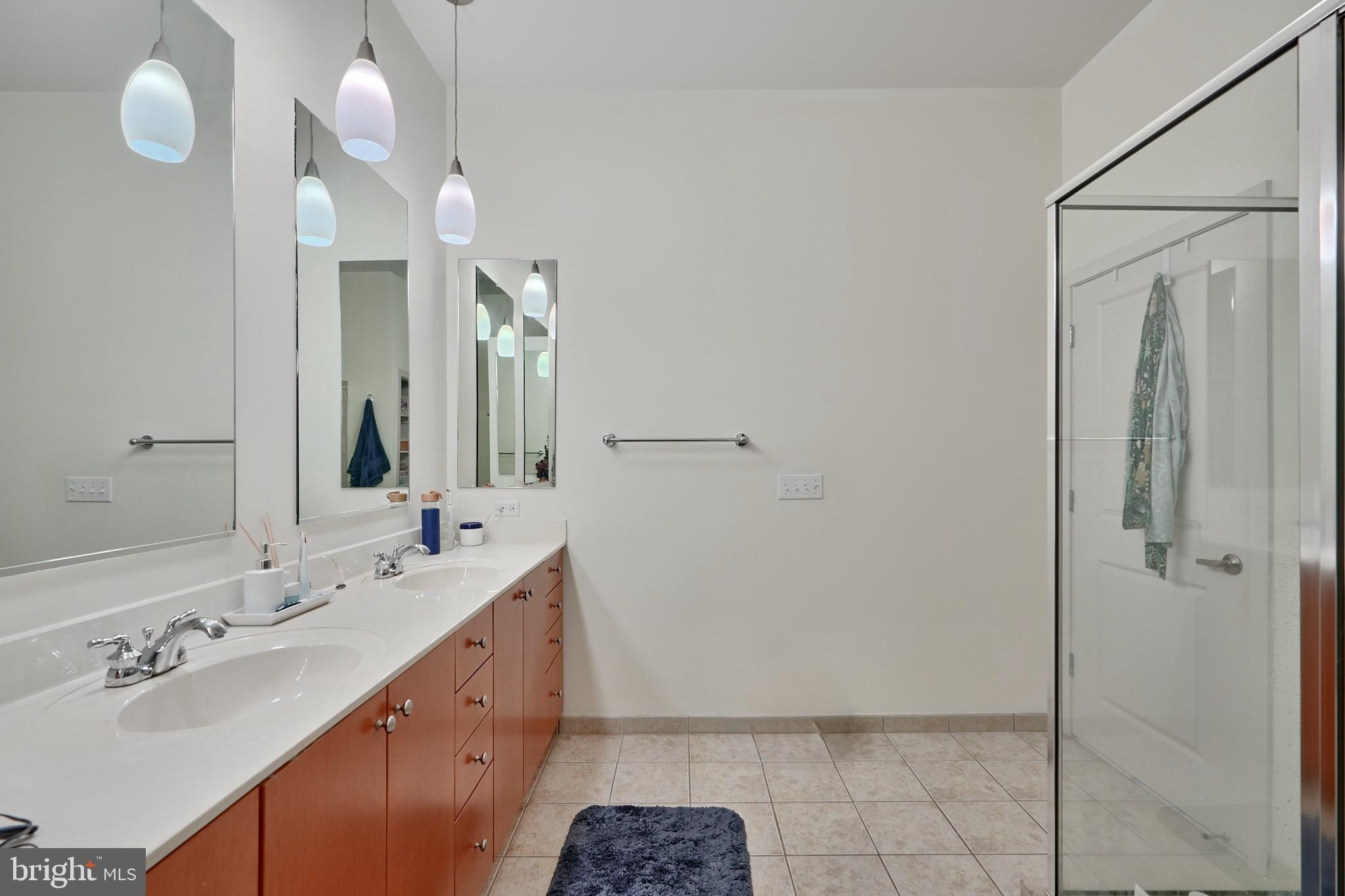 TWELVE09 - Residential Lease