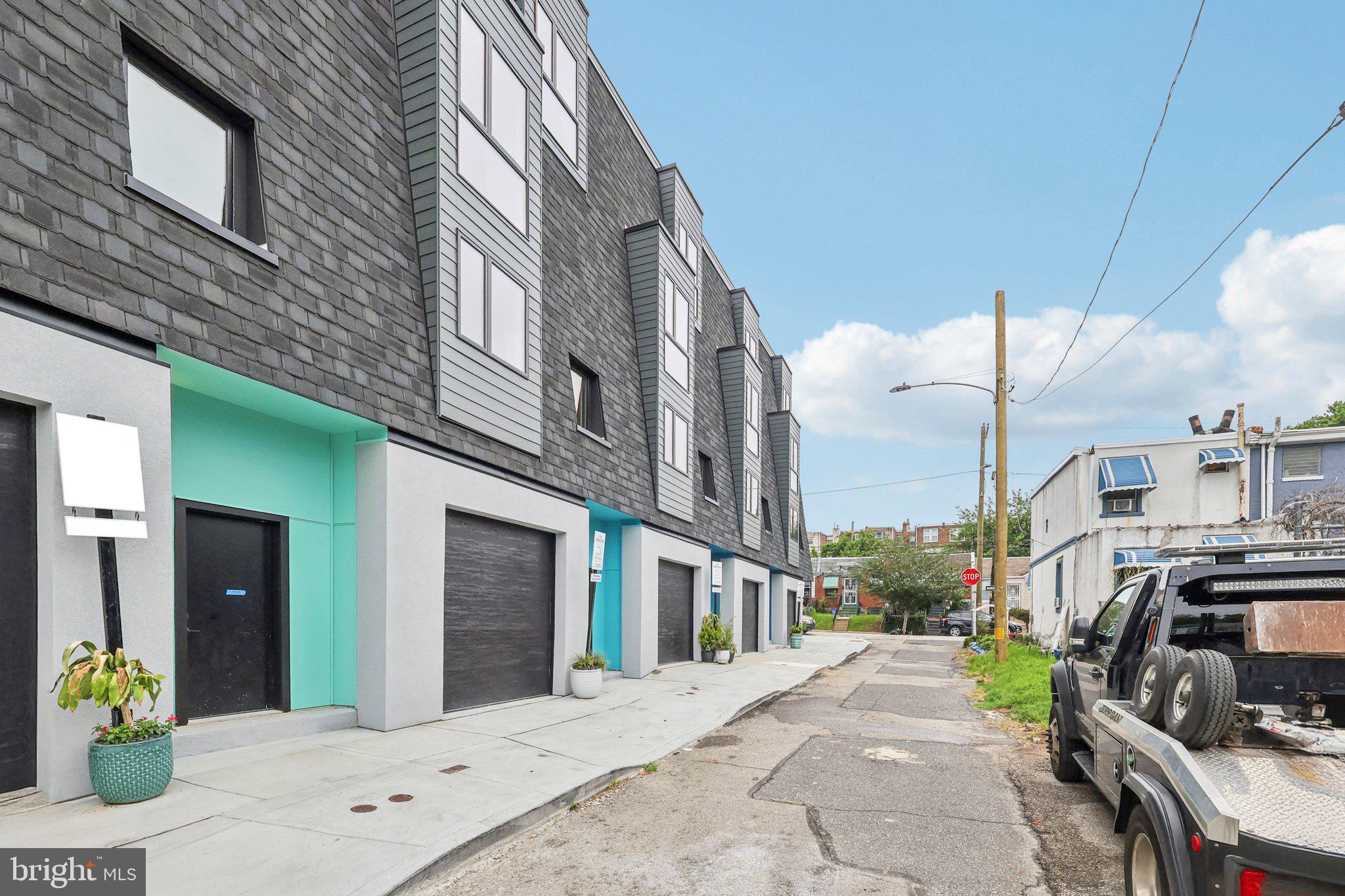 EAST FALLS - Residential