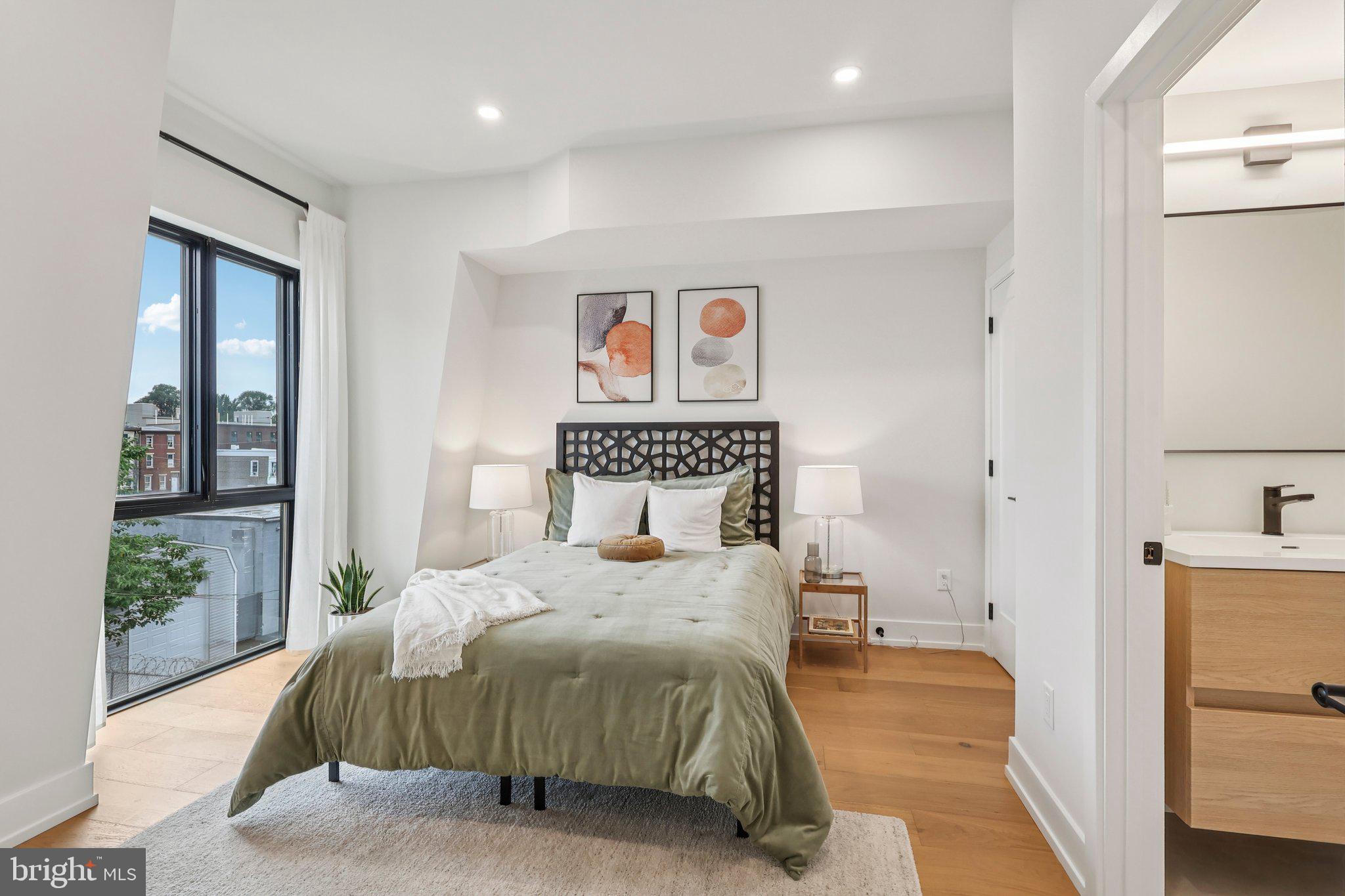 EAST FALLS - Residential