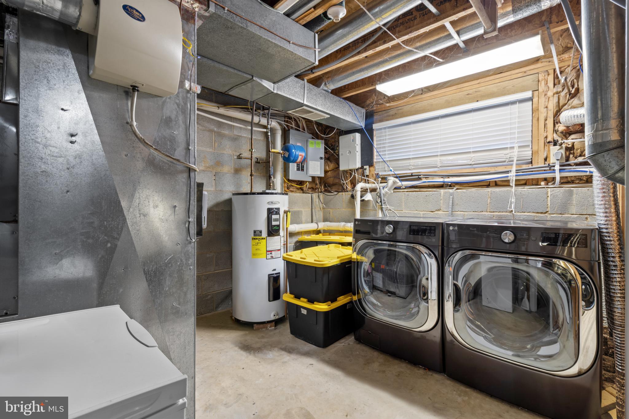 NEWTOWNE VILLAGE - Residential