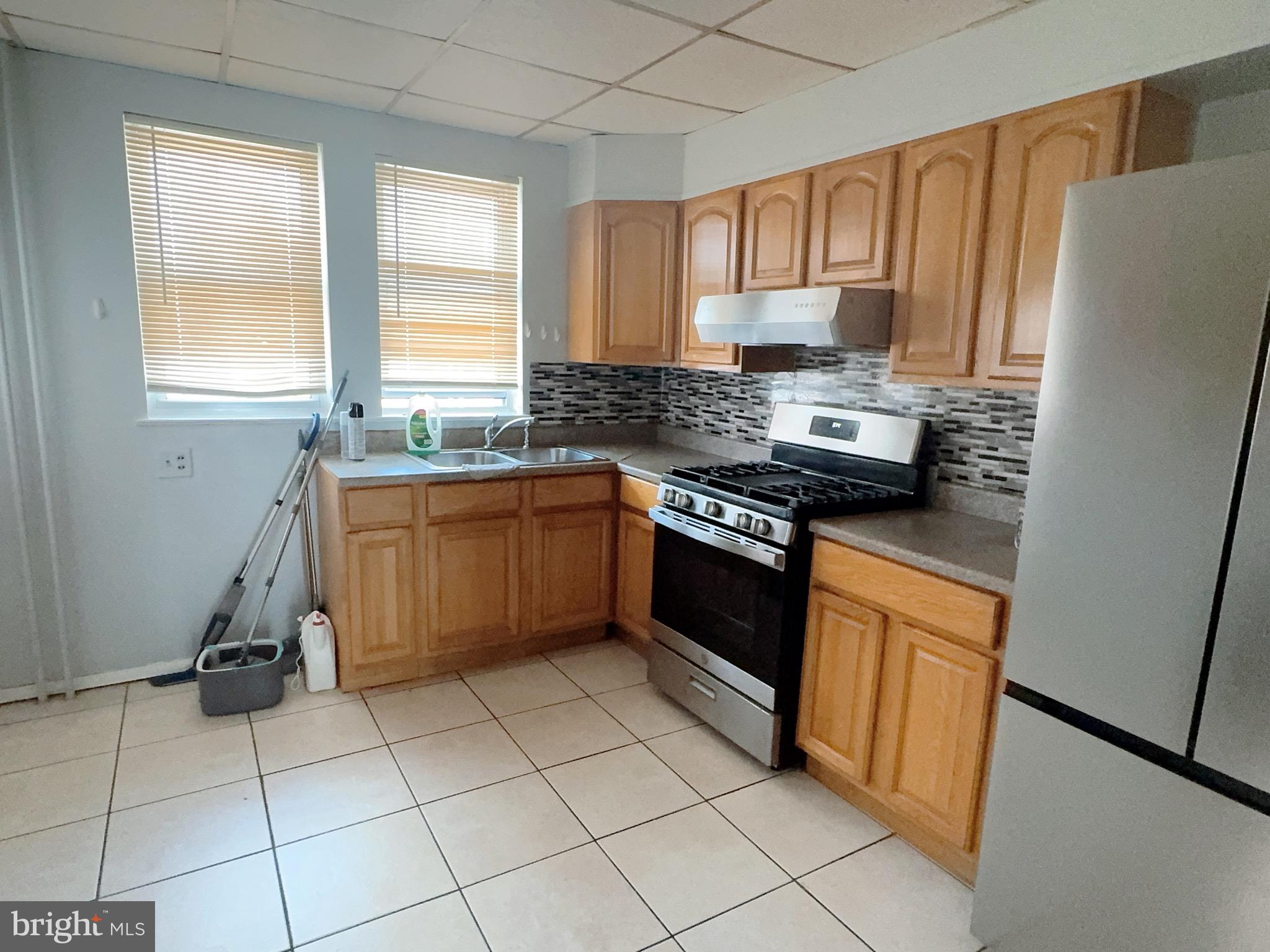 MAYFAIR (WEST) - Residential