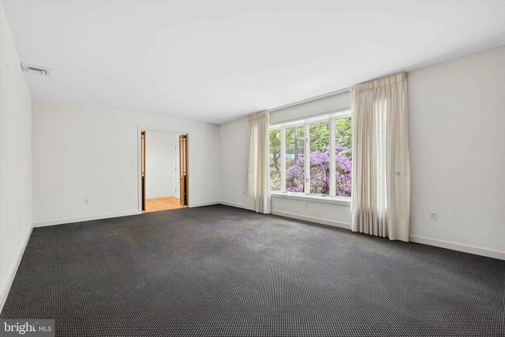 HILLCREST - Residential