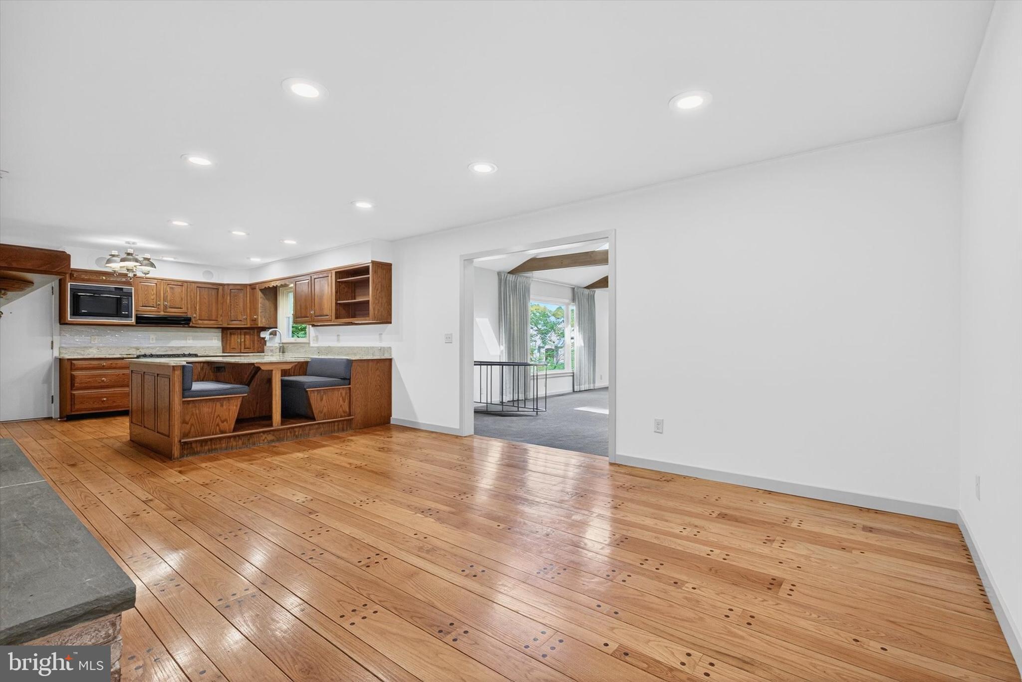 HILLCREST - Residential