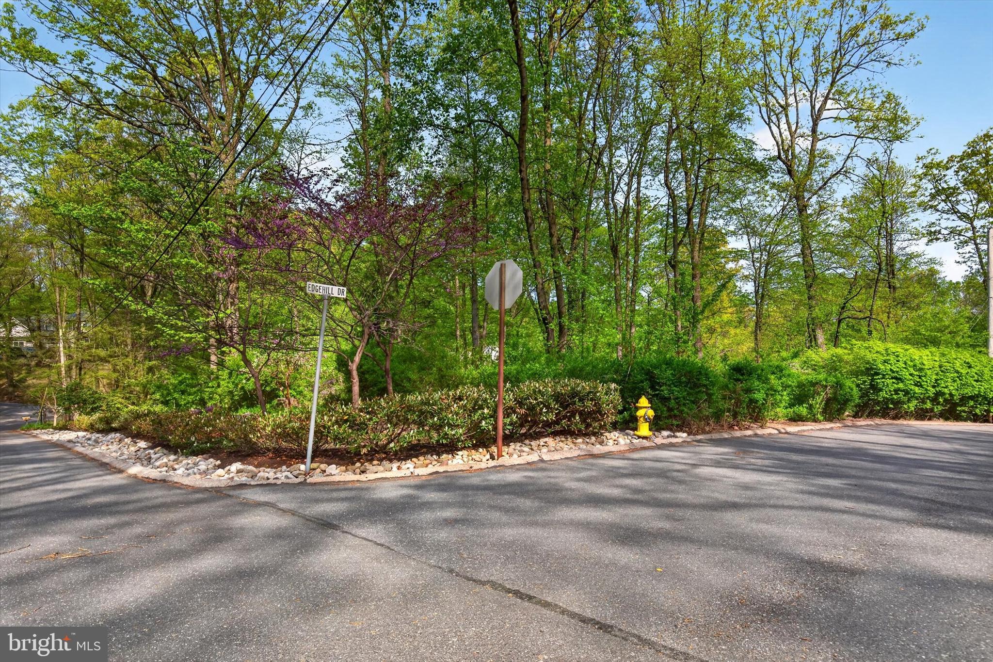 HILLCREST - Residential