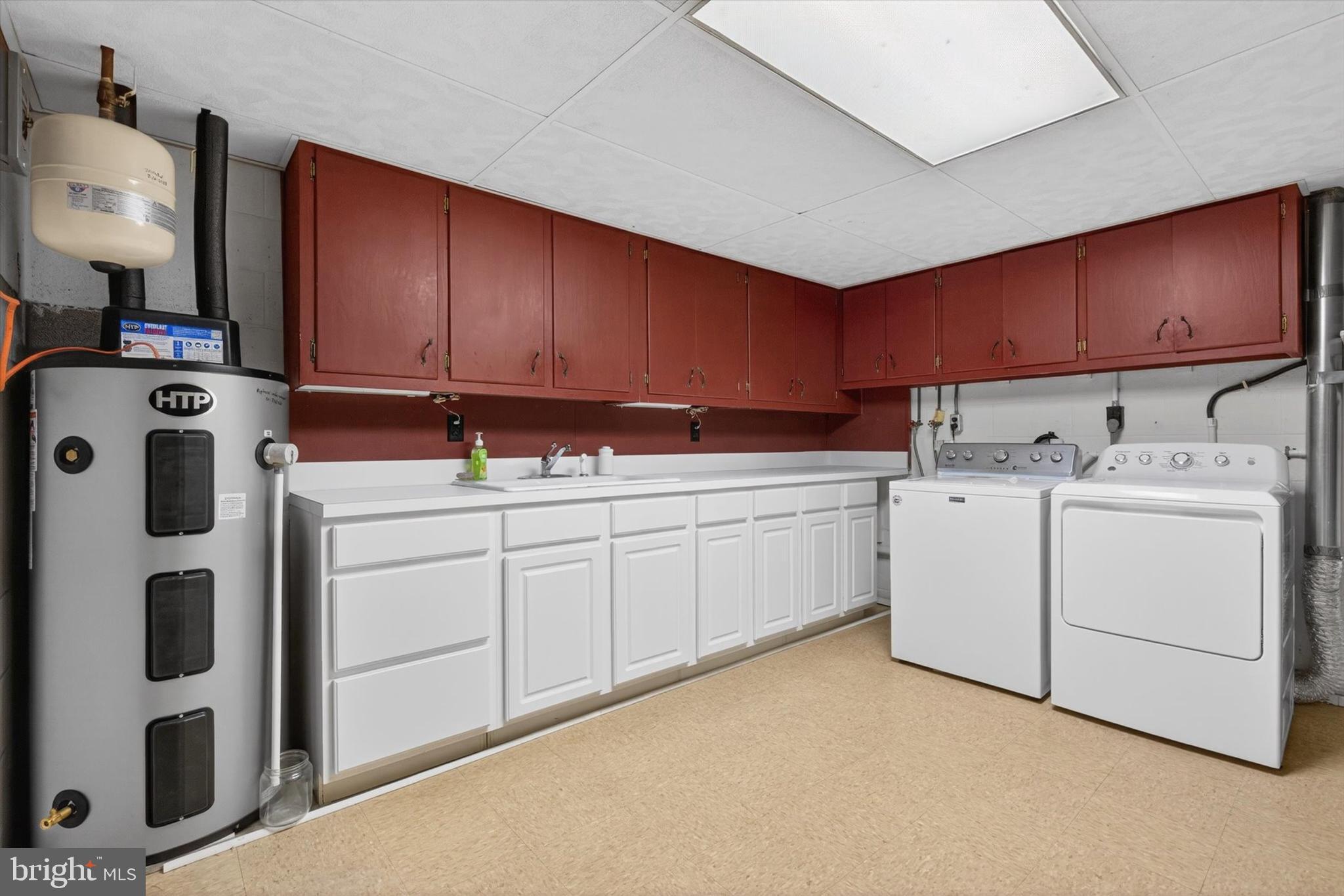 HILLCREST - Residential