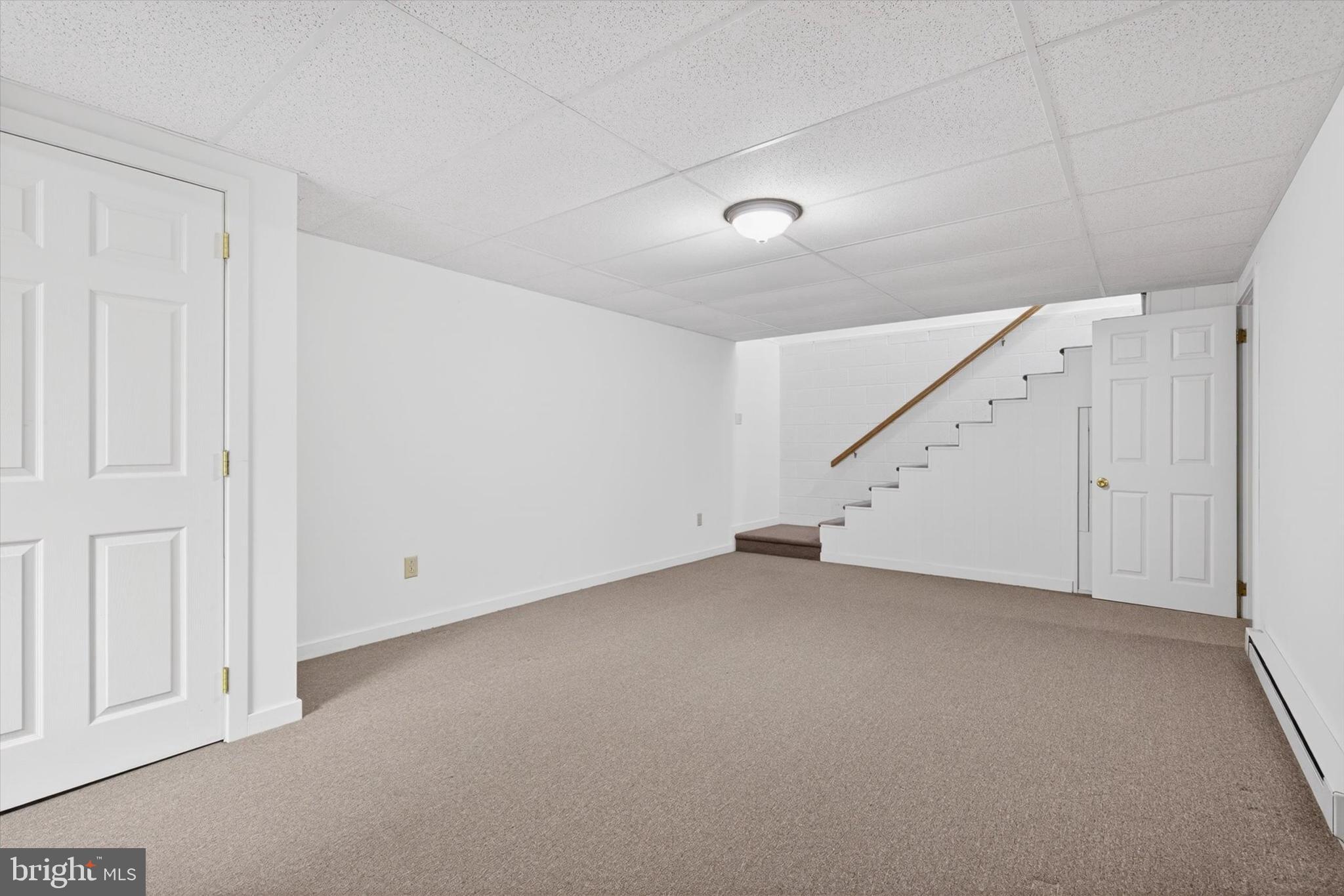 HILLCREST - Residential