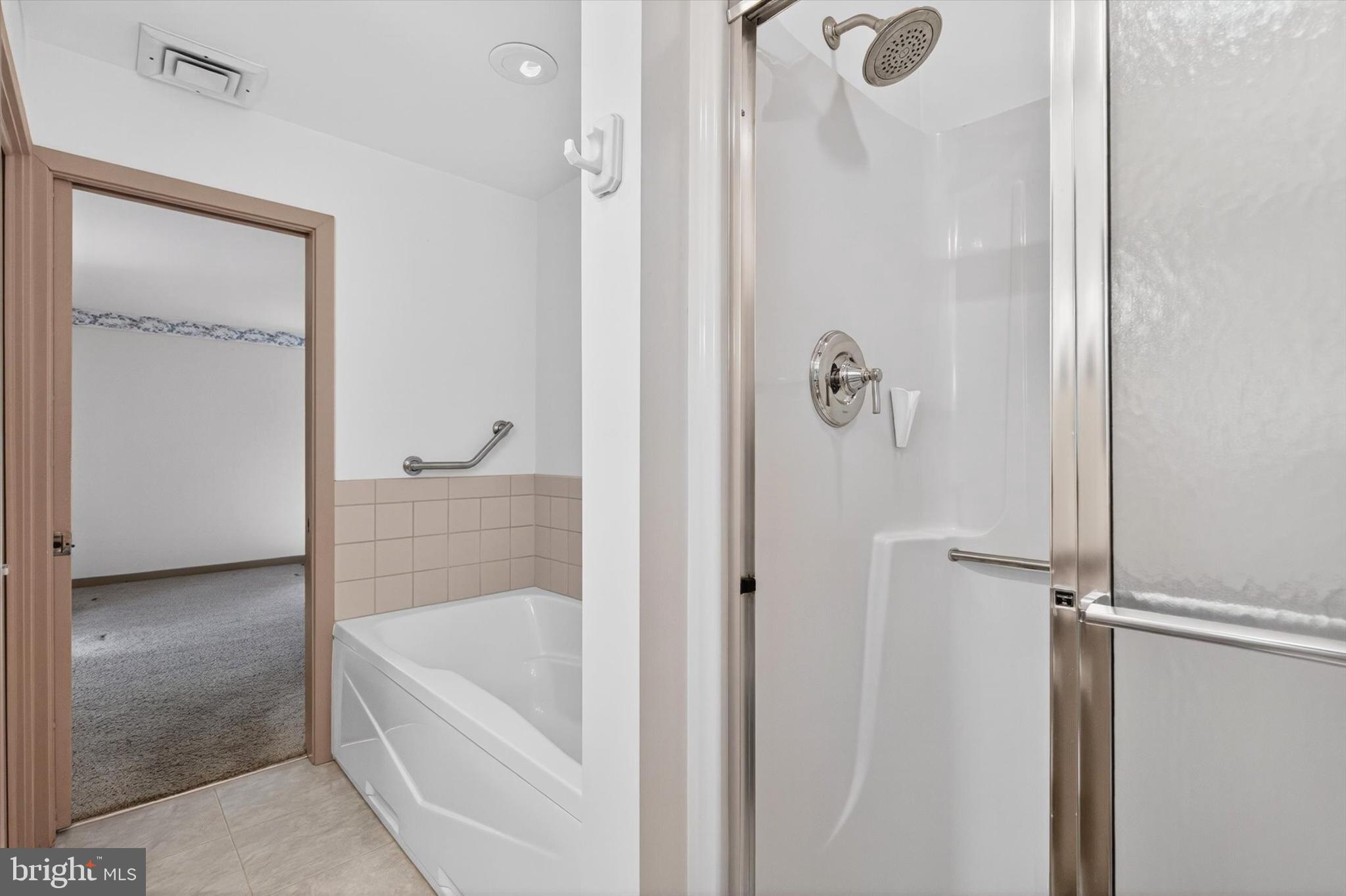 HILLCREST - Residential