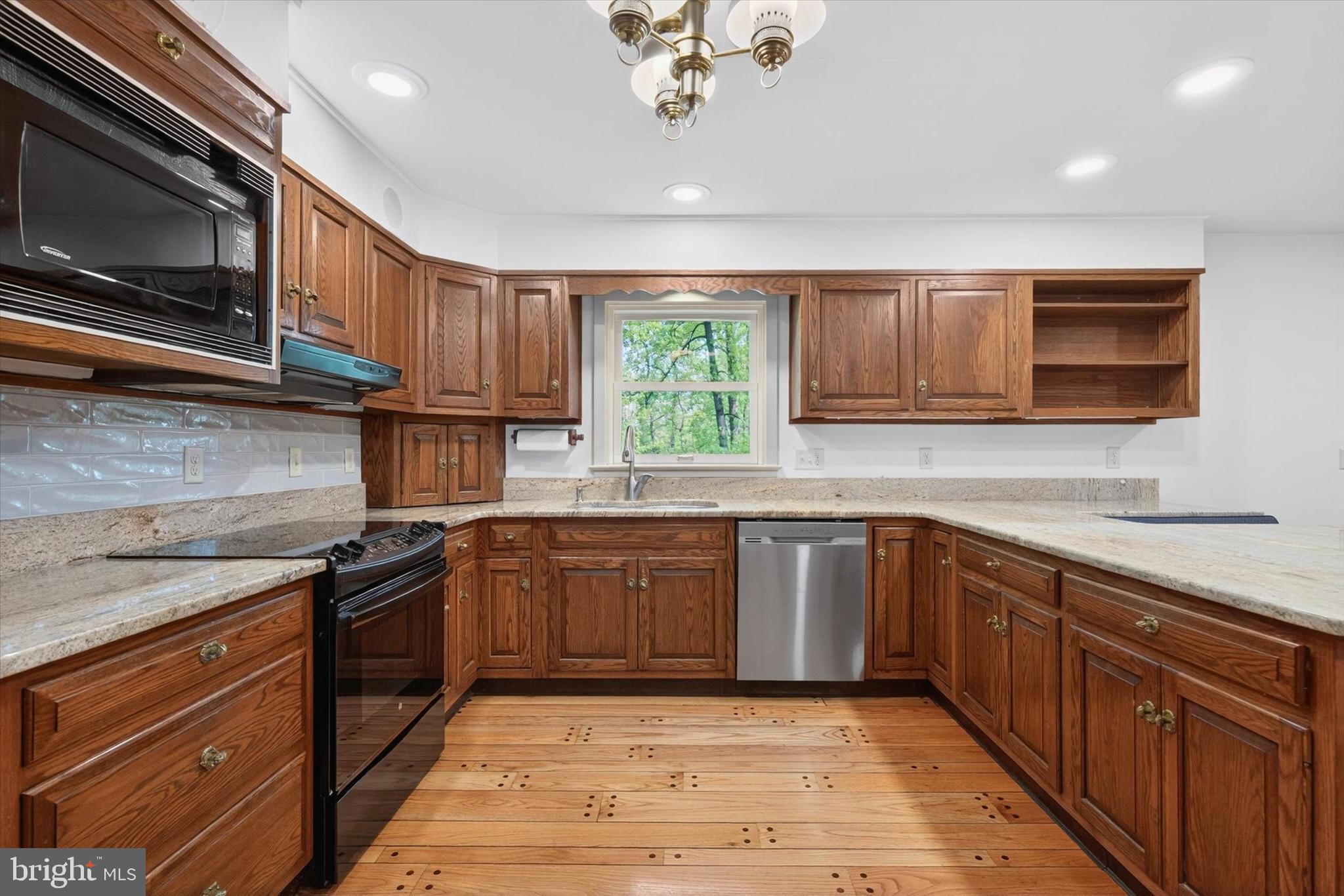 HILLCREST - Residential