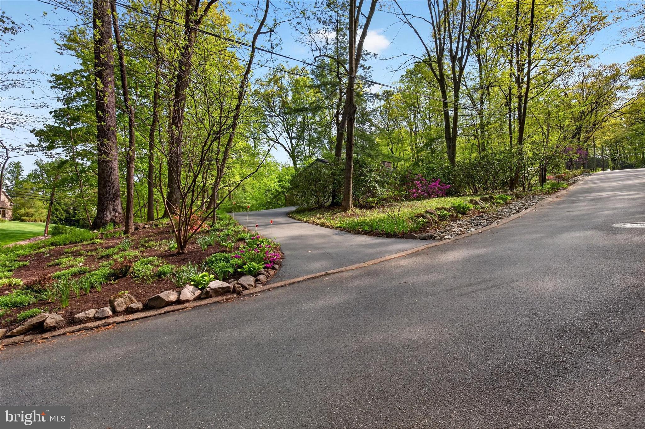 HILLCREST - Residential