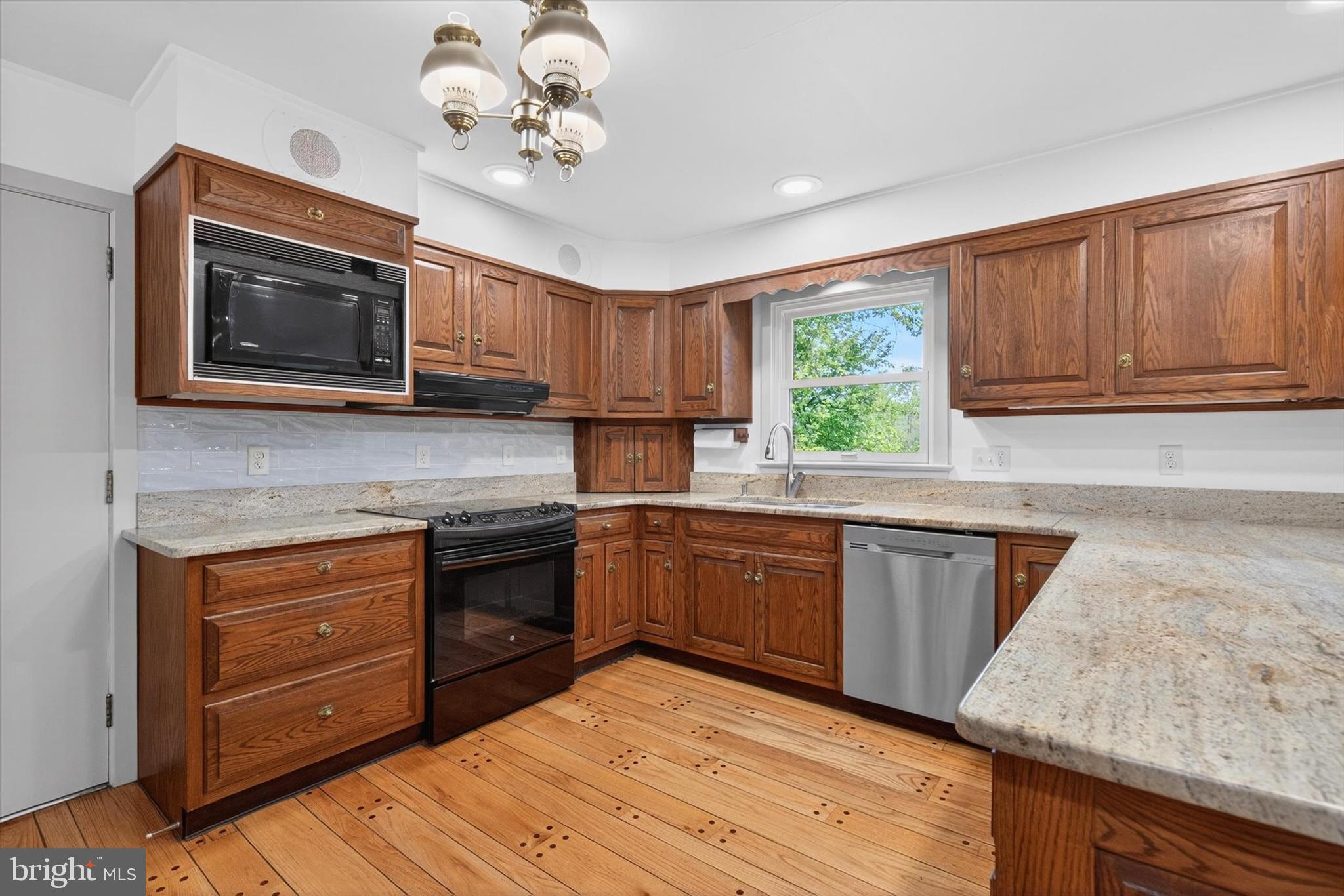 HILLCREST - Residential