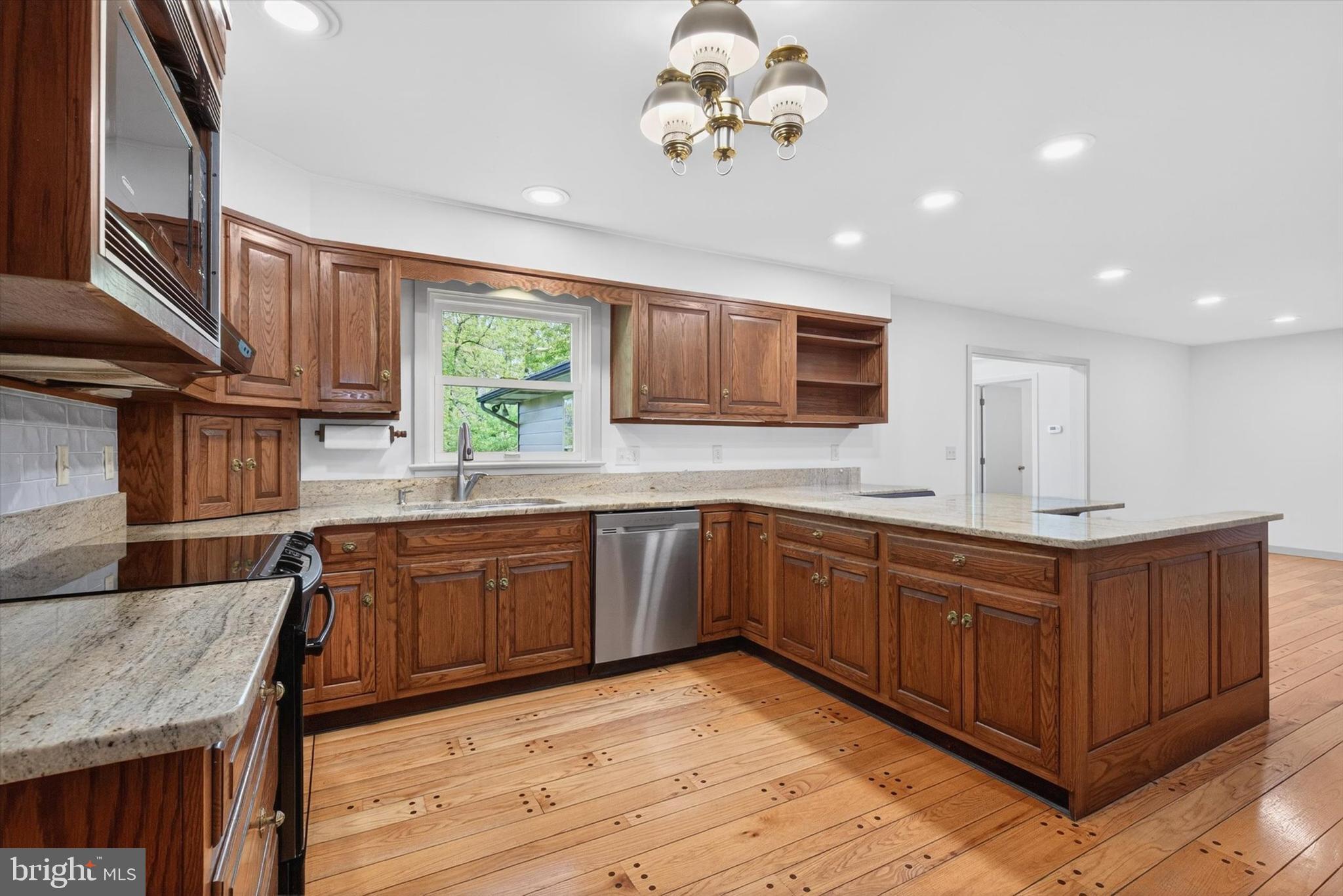 HILLCREST - Residential