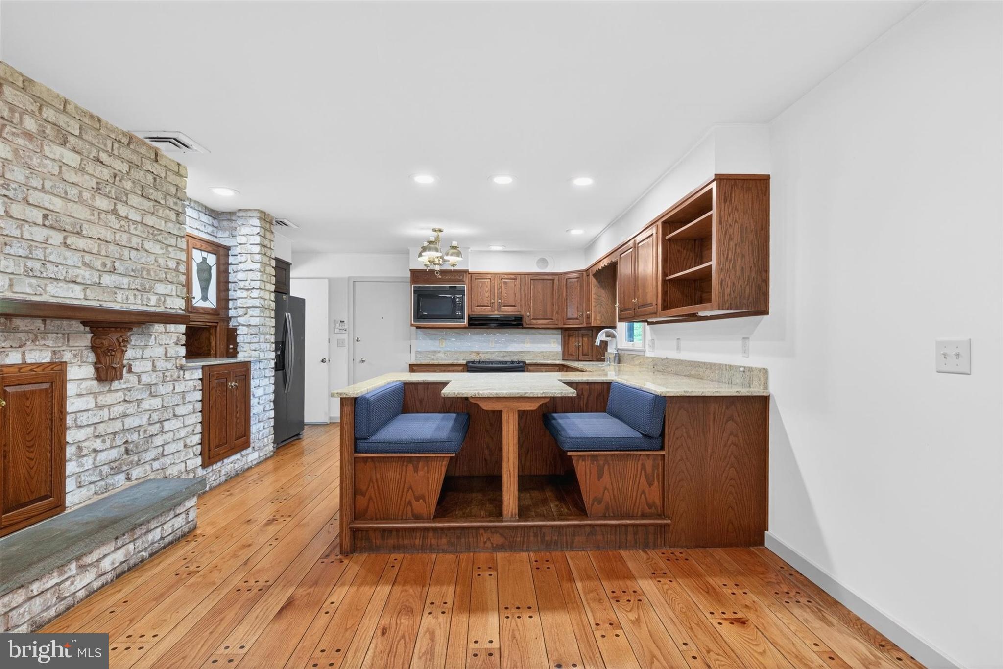 HILLCREST - Residential