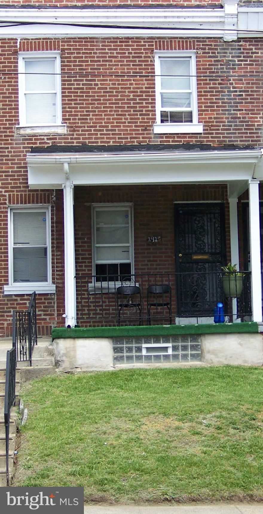 Geat Investment Opportunity: 3 bedroom , 1 bath airlite type home in the West Oak Lane section of Philadelpha. This home also features a  front yard with an open porch off the living room.   There is also a large dining area and large kitchen The basement is unfinished and has a rear exit to a driveway and one car garage. This is a great opportunity for a first time home buyer or investor.