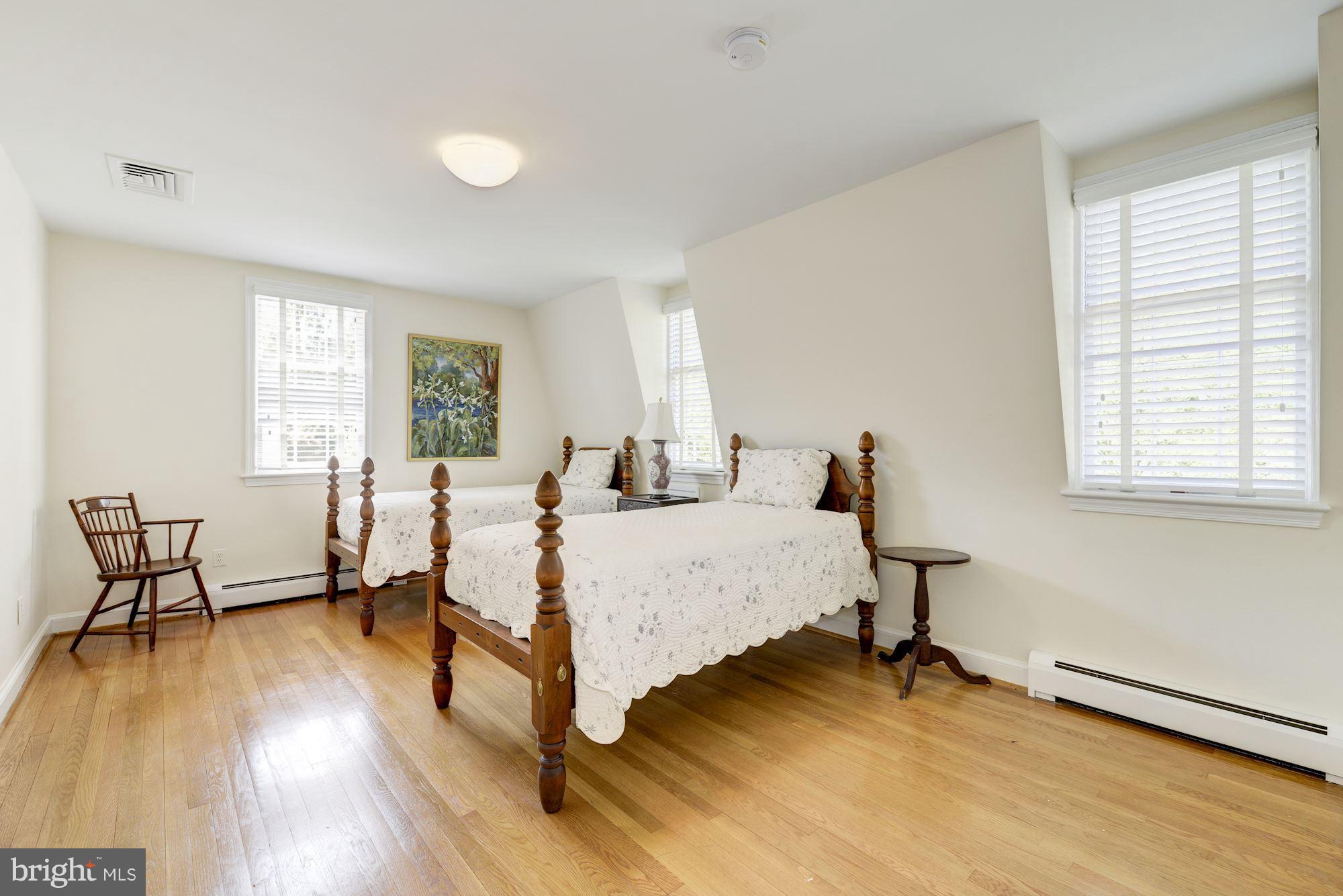 CHEVY CHASE - Residential