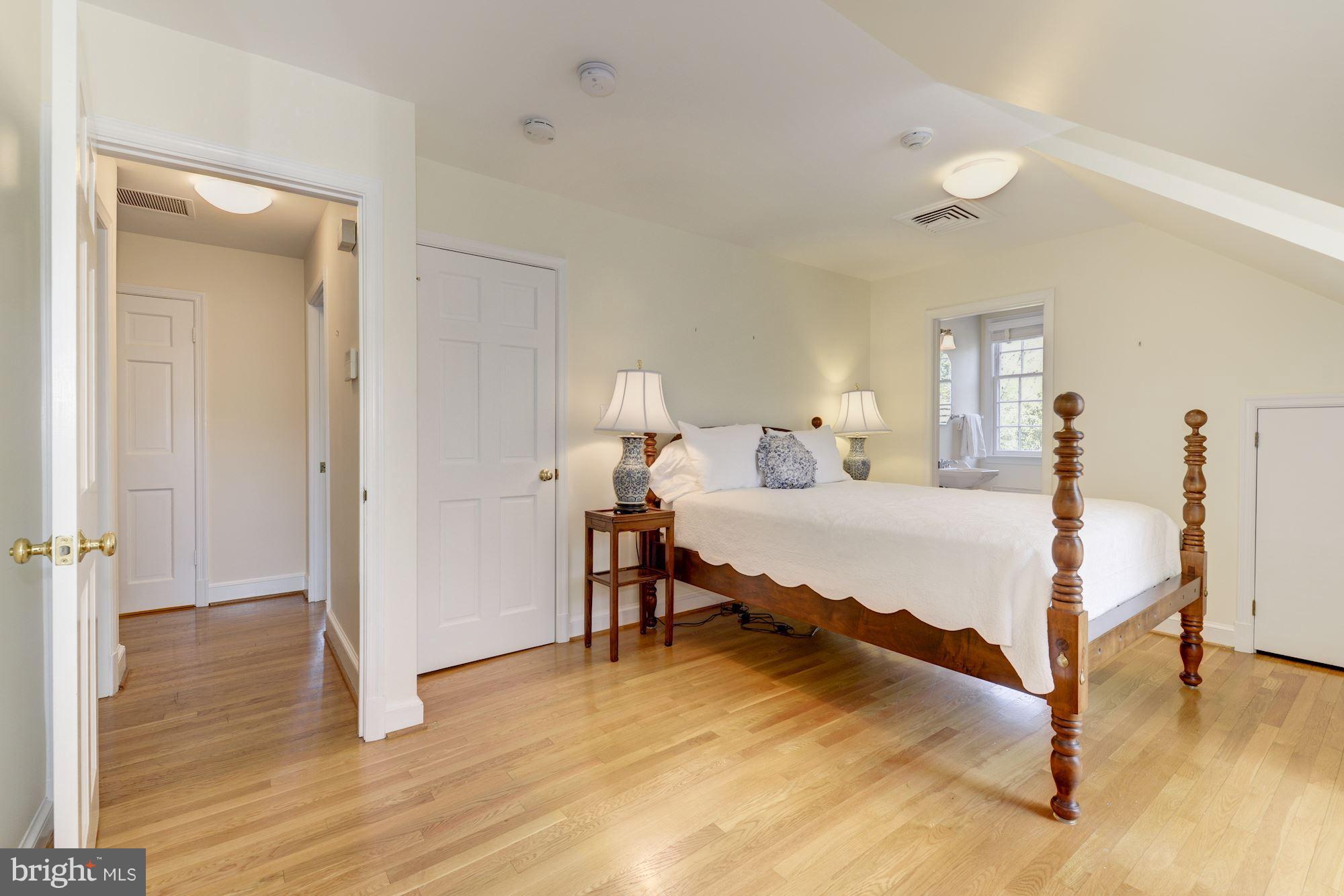 CHEVY CHASE - Residential