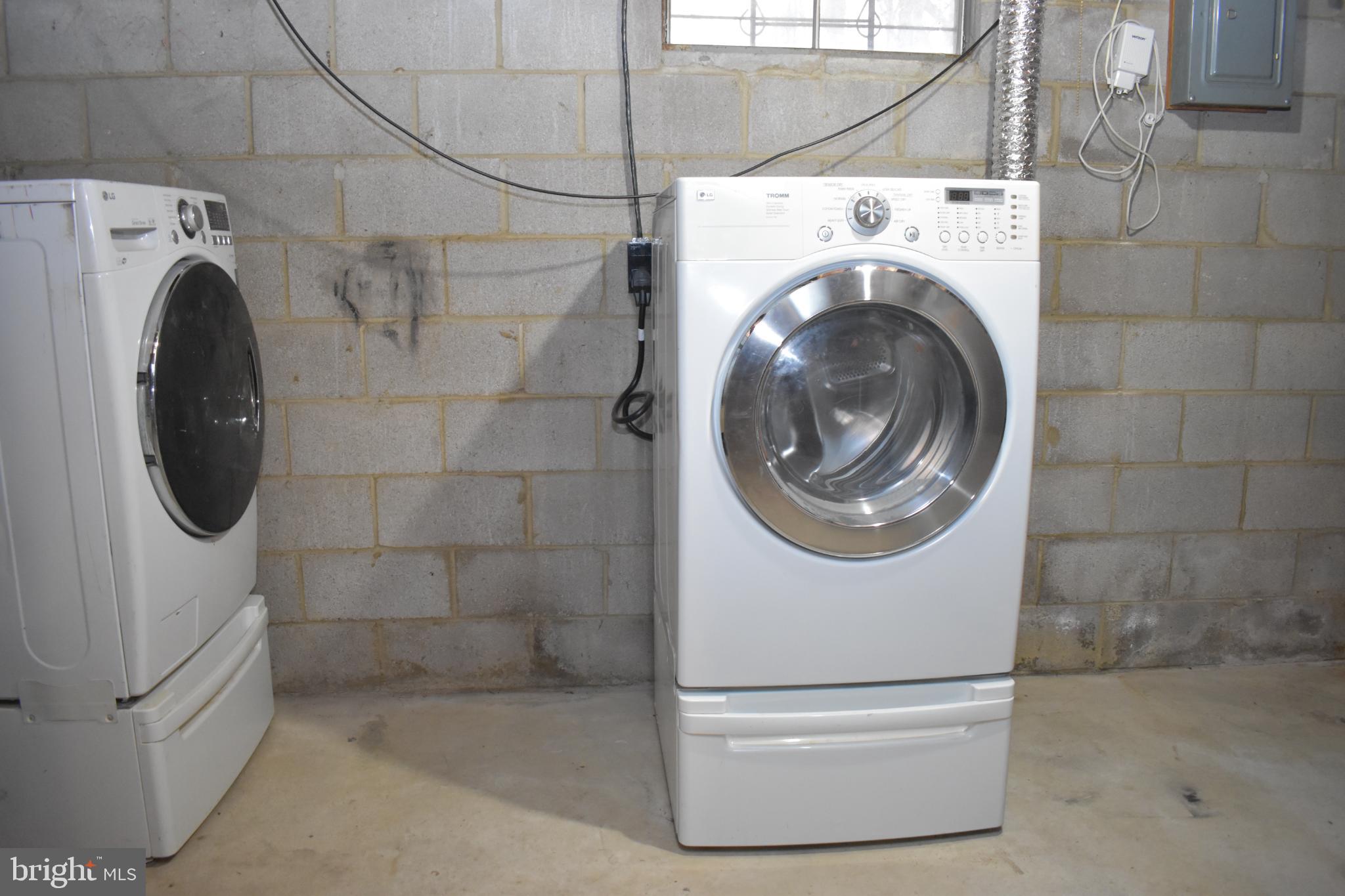 RIPPLING ESTATES - Residential Lease