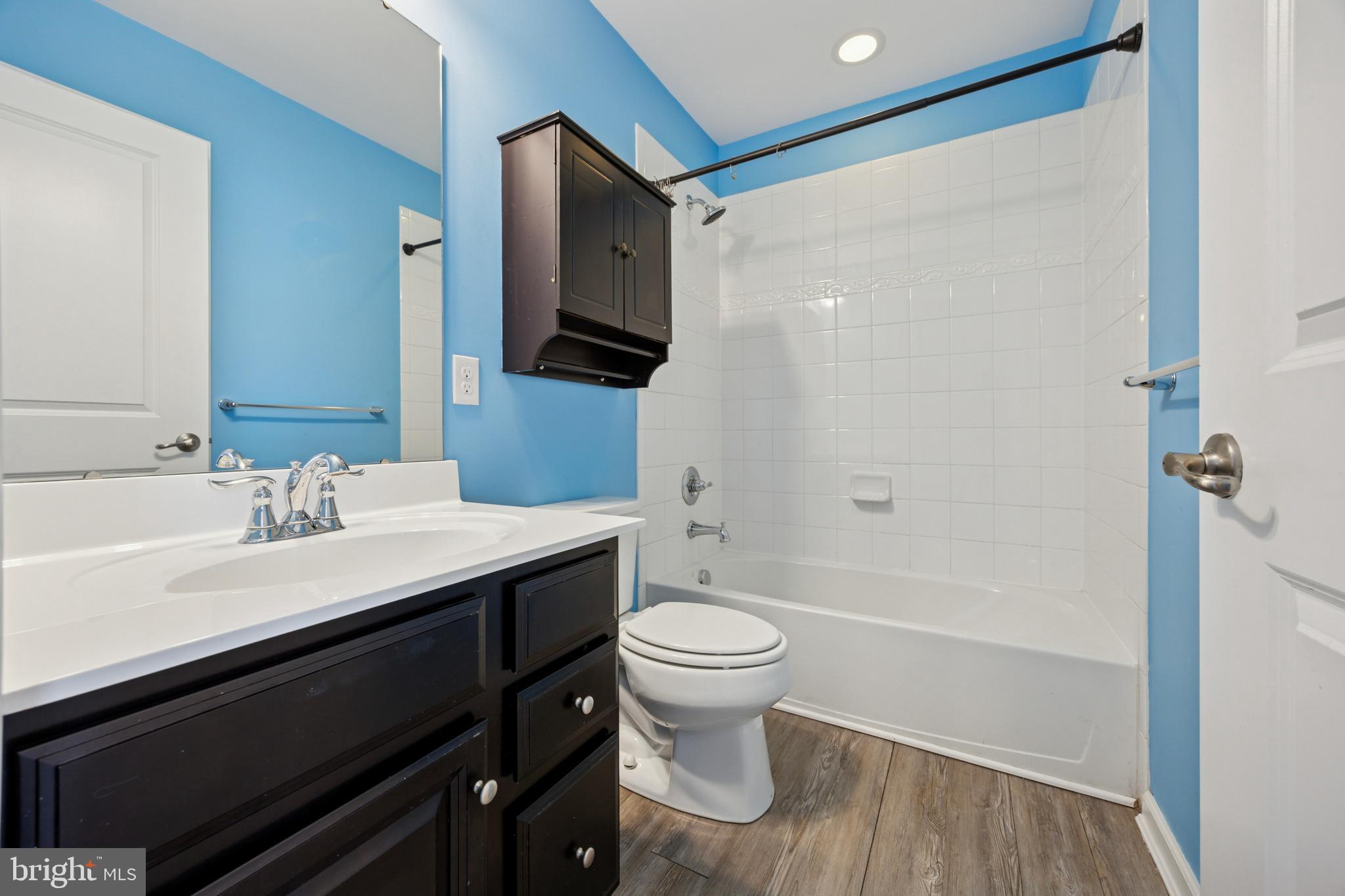 WASHINGTON SQUARE - Residential Lease