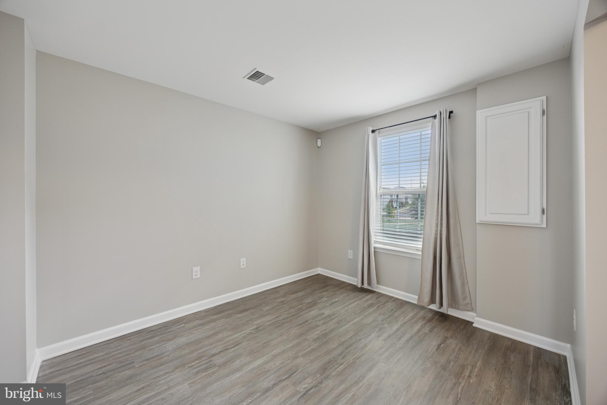 WASHINGTON SQUARE - Residential Lease