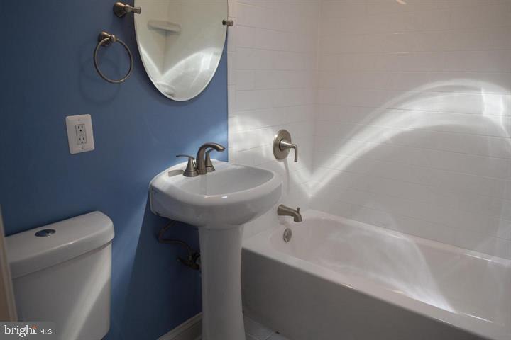 OXON HILL - Residential