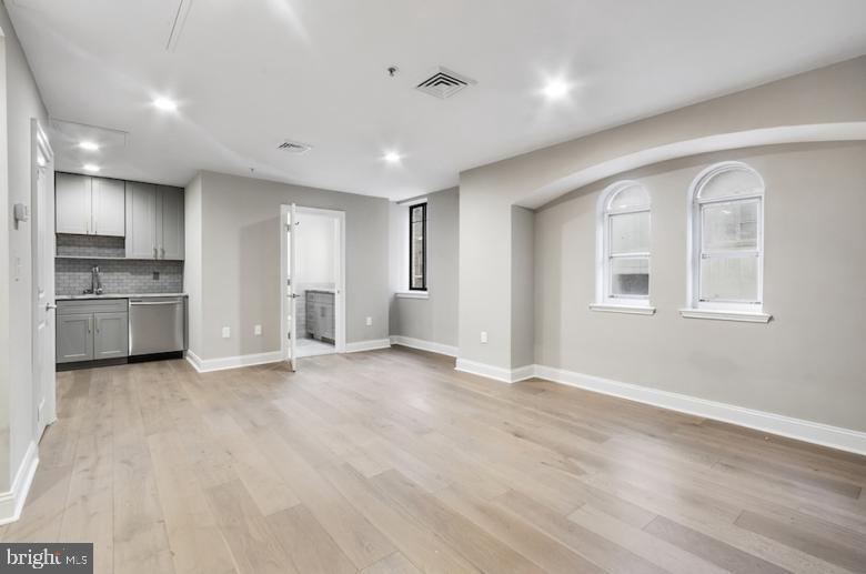 222 W RITTENHOUSE SQUARE 1704