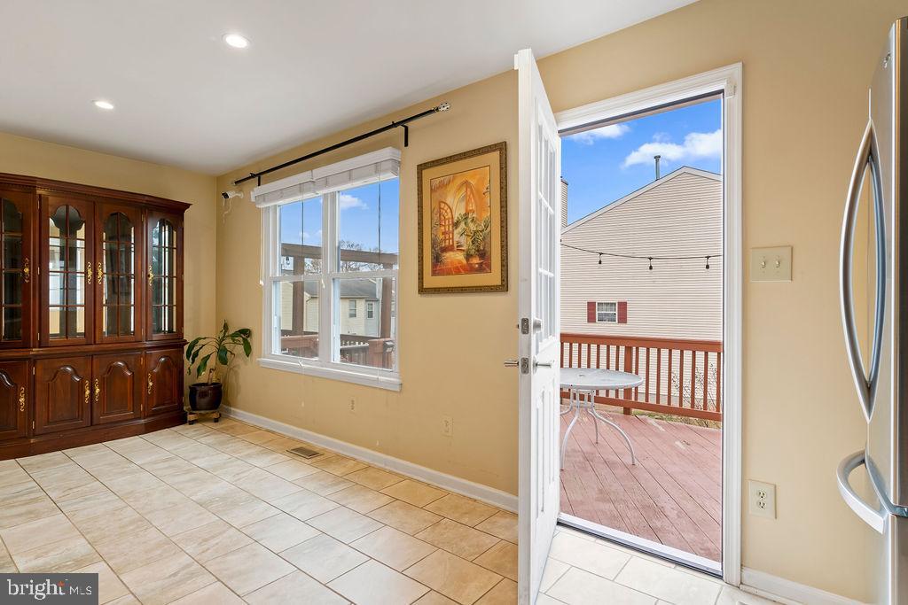 QUAIL HOLLOW - Residential Lease