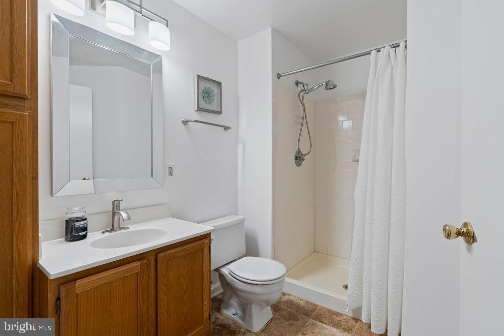 QUAIL HOLLOW - Residential Lease