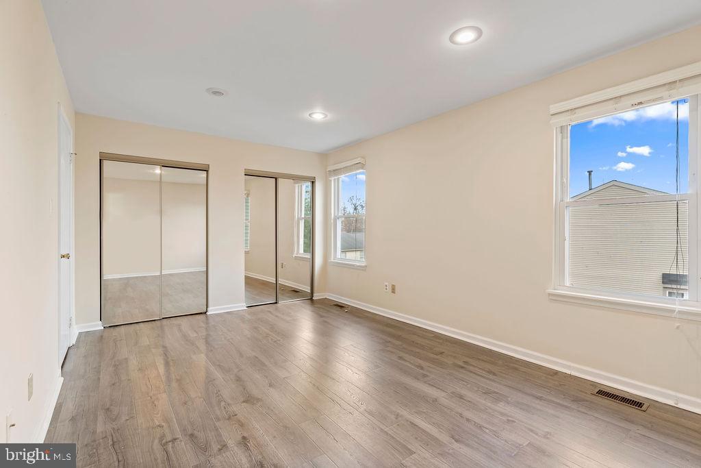 QUAIL HOLLOW - Residential Lease