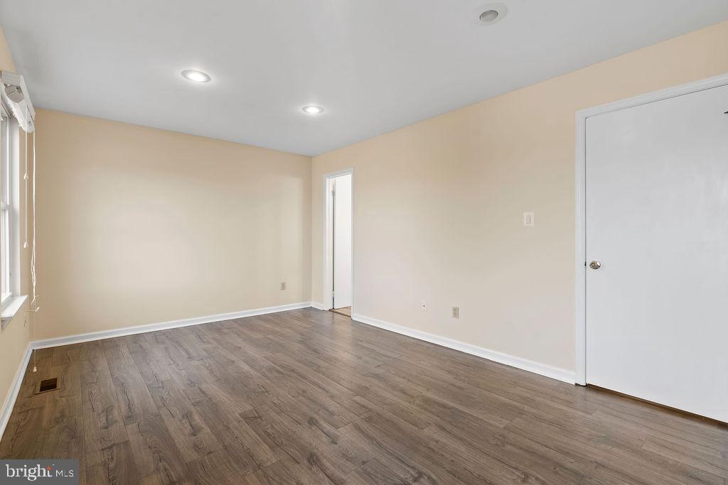 QUAIL HOLLOW - Residential Lease