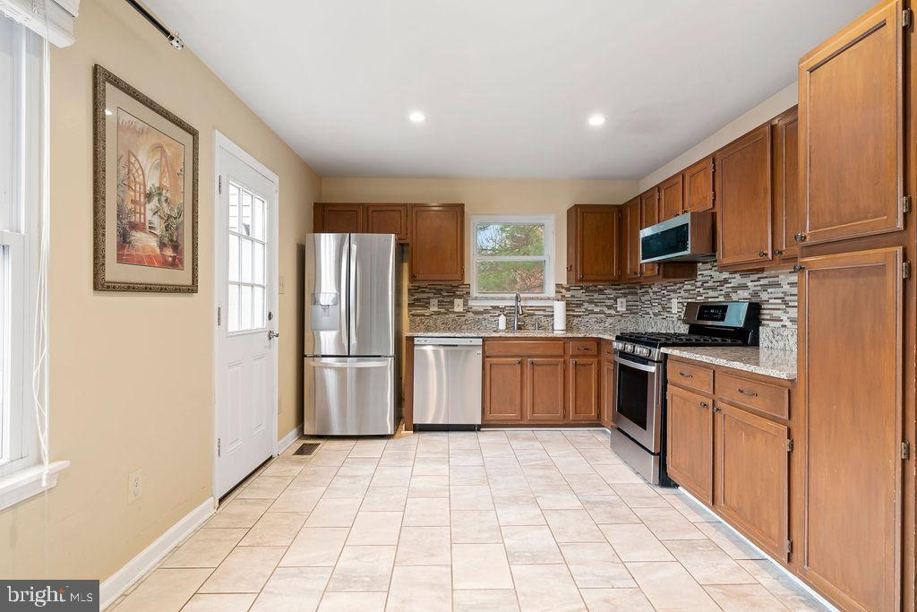 QUAIL HOLLOW - Residential Lease