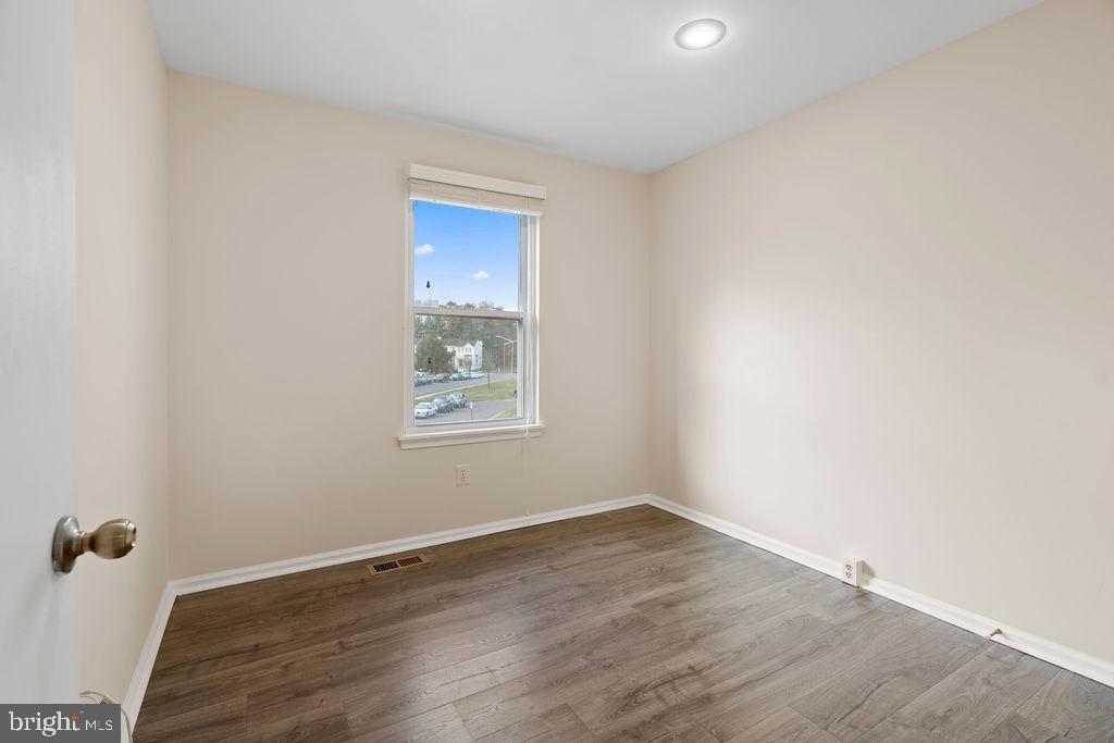 QUAIL HOLLOW - Residential Lease