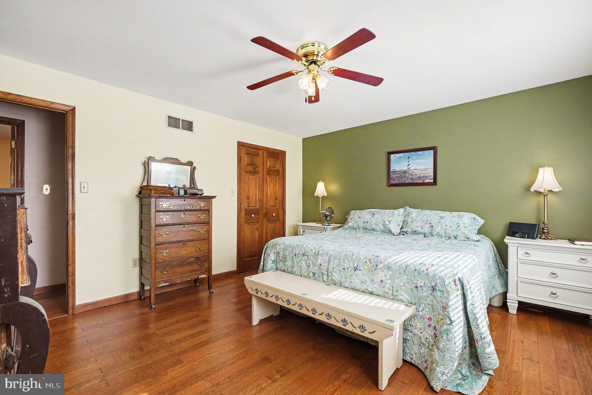 WOODCREST SHORES - Residential