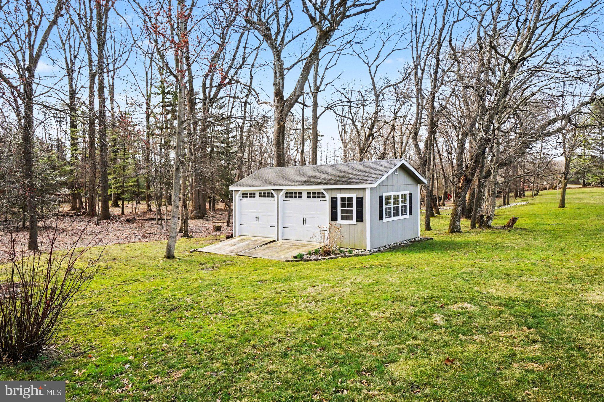 WOODCREST SHORES - Residential