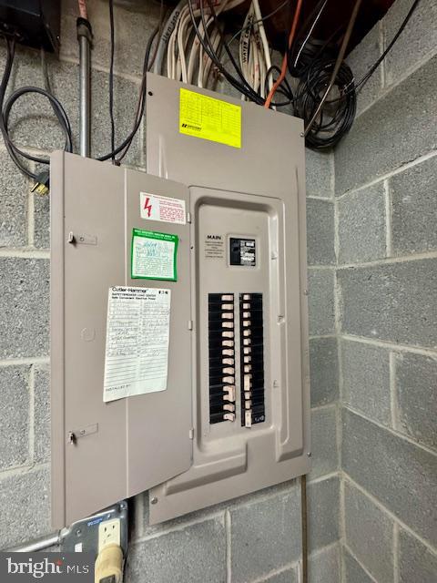 WOODCREST SHORES - Residential