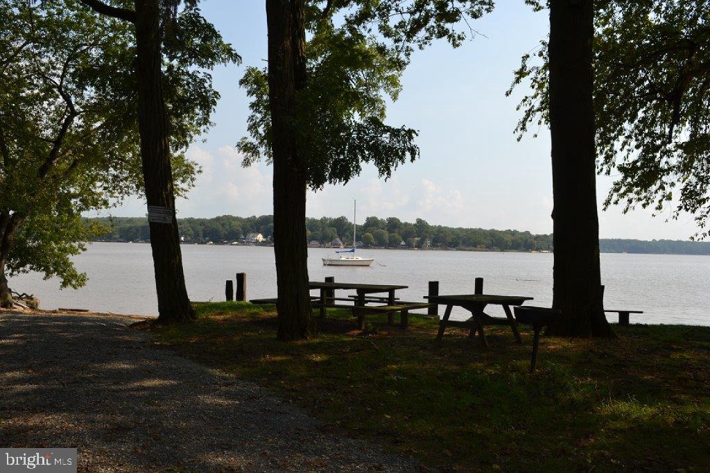 WOODCREST SHORES - Residential